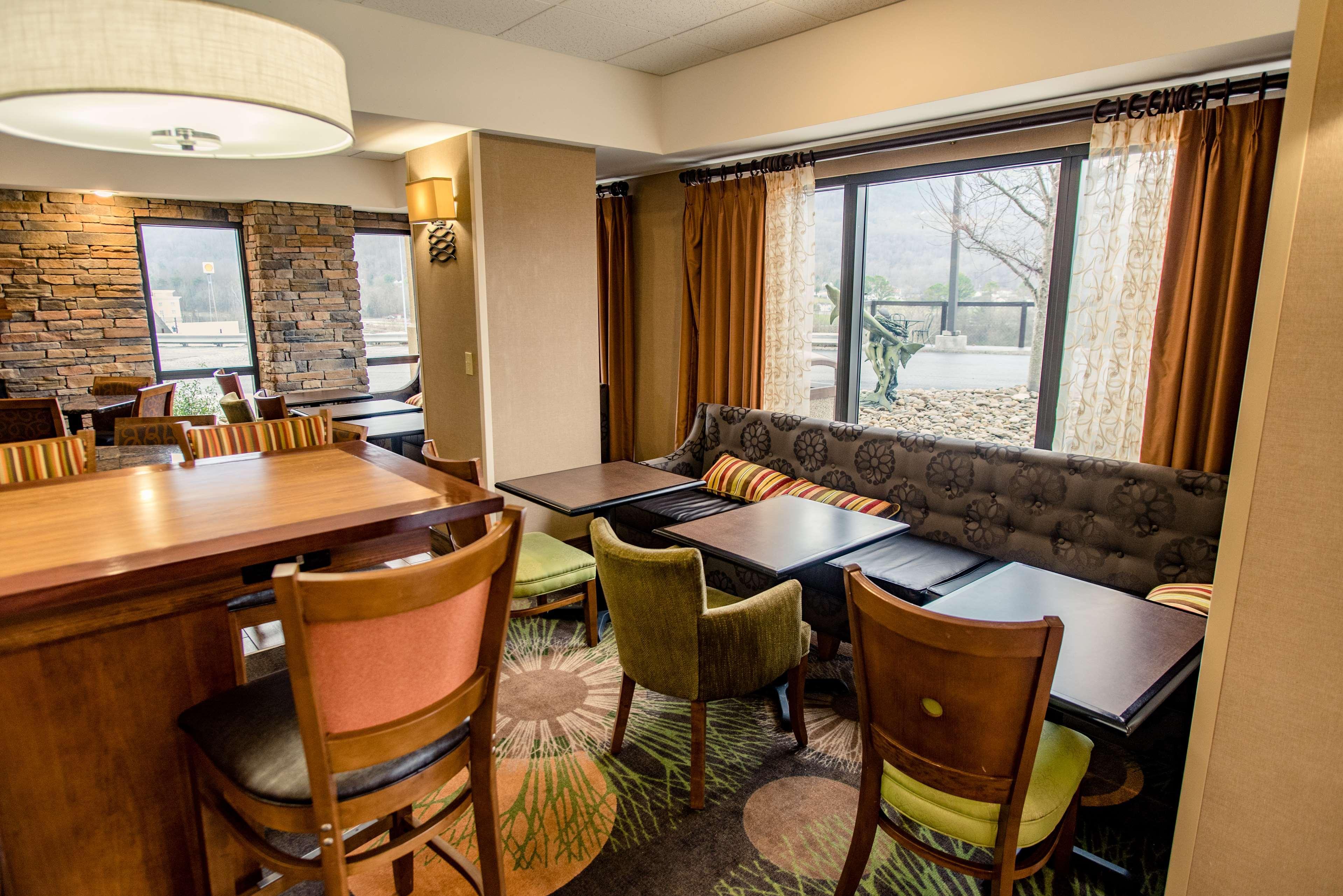 Hampton Caryville-i-75/cove Lake-state Park Hotel